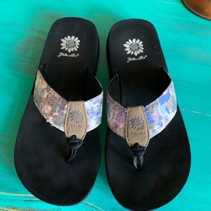 Yellow Box Flip Flop Sandals Size 8.5